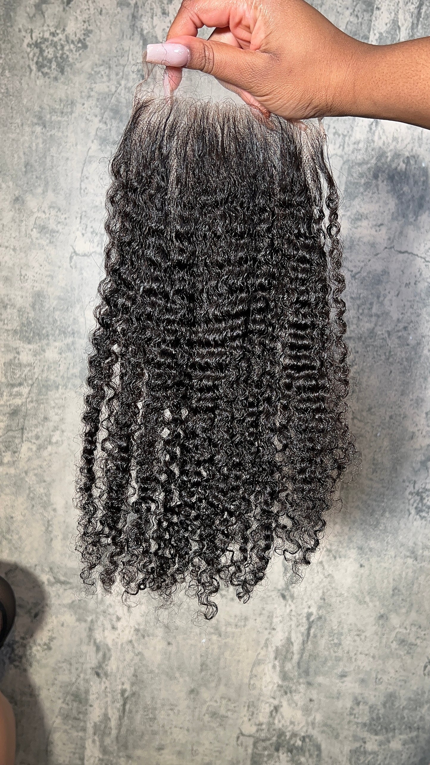 Kinky Curly Closures
