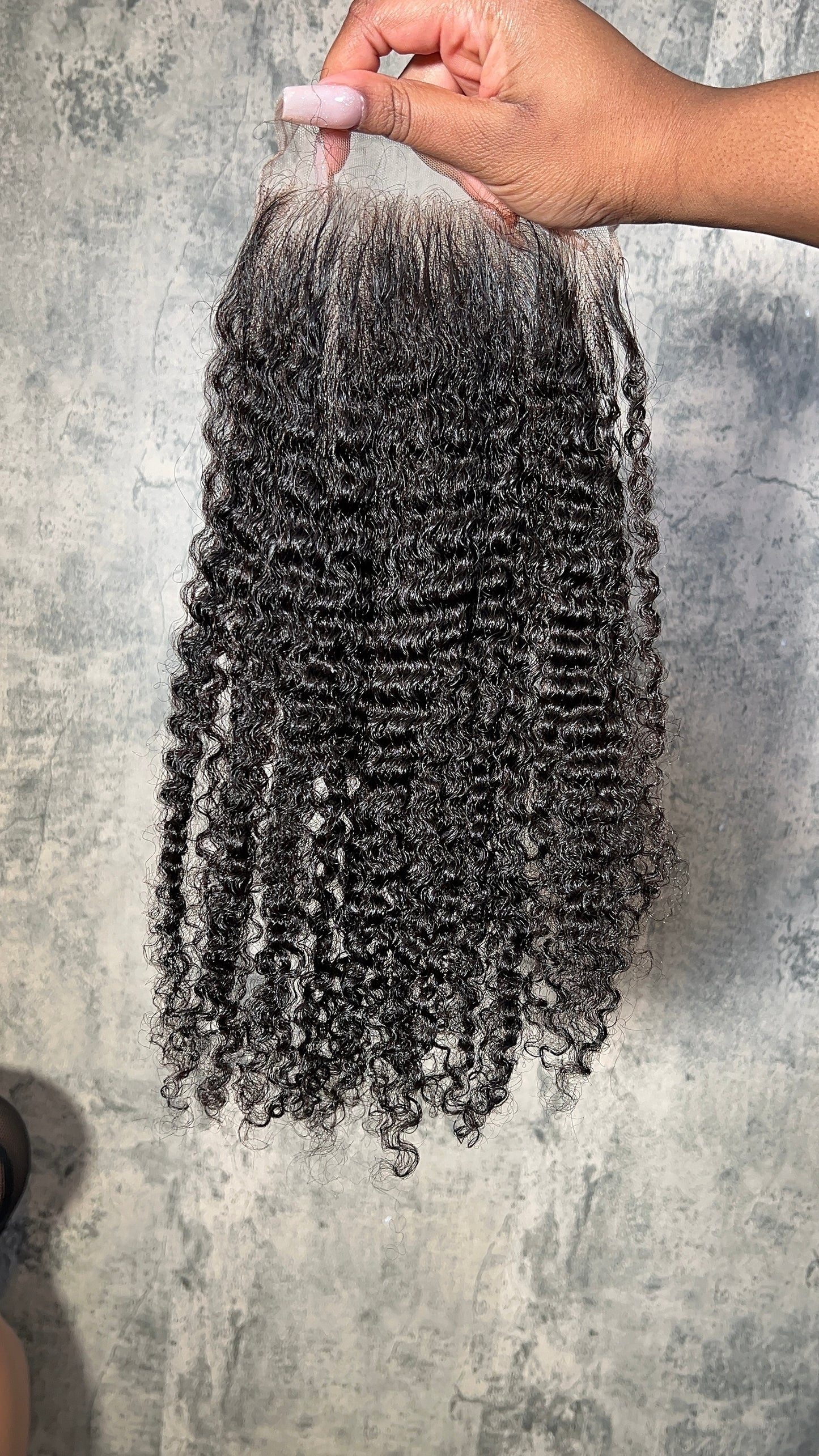 Kinky Curly Closures
